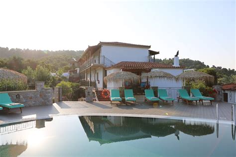 Pool Bar Photos – Studios & Suites for Rent Skiathos