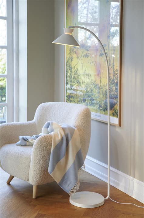 Dialle - Minimalist Scandi Floor Lamp - White - Lightbox