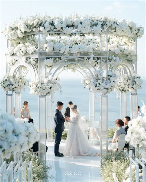 A I S L E P R O J E C T | An affair of pure elegance and timeless grace ...