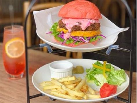 Japanisches Restaurant lockt Besucher mit Sakura-Burger
