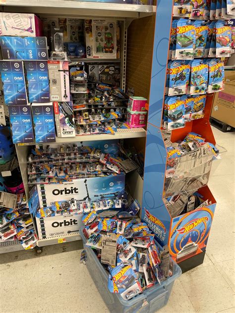 Why do people do this… : r/HotWheels