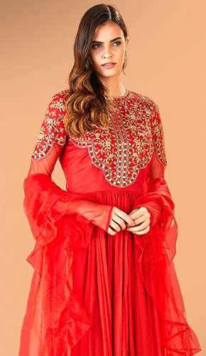 Love-Struck: Romantic Valentine's Day Outfit Ideas for 2025