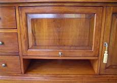 mobile porta tv a scomparsa porta tv su misura con vano a scomparsa la commode di mobile porta tv a scomparsa porta tv su misura con vano a scomparsa la commode di
