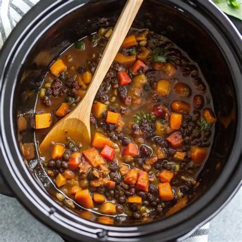 Crock Pot Sweet Potato Black Bean Chili (Hearty & Healthy)