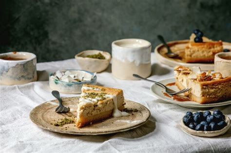 Pieces of cheesecake with different toppings | Premium Photo