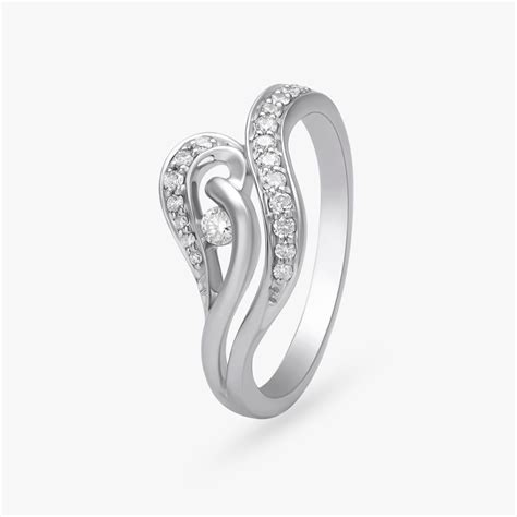 Striking Diamond Ring in Platinum