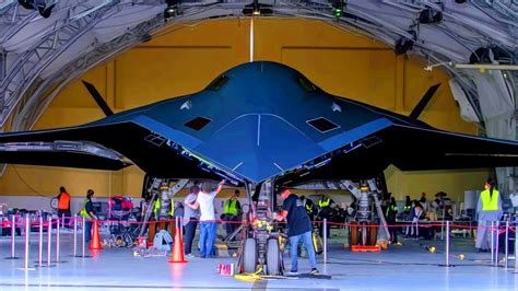 It's REAL! US Air Force Confirms the SR-72 Darkstar Exists! - YouTube