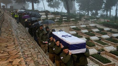 Crowds Pay Tribute to Israeli Soldiers Killed in Blast - The New York Times