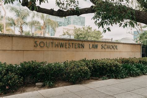 Lauren Southwestern Law School 2022 Graduation Portraits | Los Angeles ...