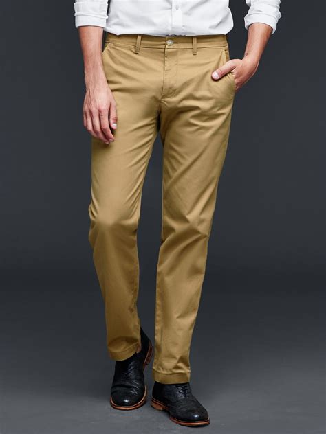 Classic straight fit khakis | Gap