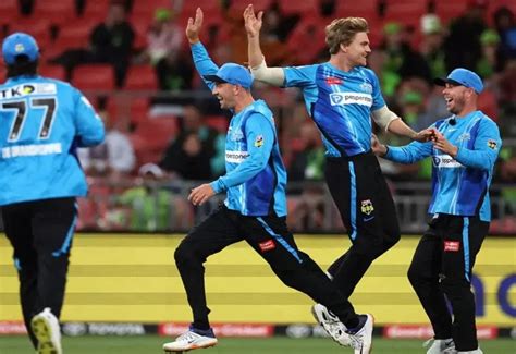Sydney thunder all out only 15 runs Henry Thornton bowling spell ...