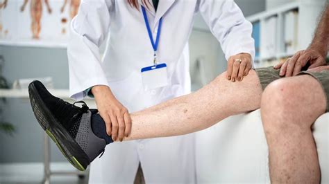 Possible Causes Of Calf Cramps At Night | OnlyMyHealth