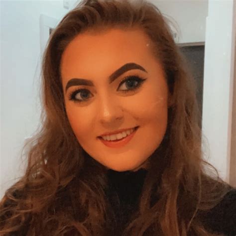 Stephanie - - ₹1590/h