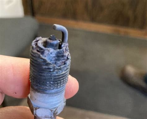 Spark Plug Cross Threaded Repair 的图像结果