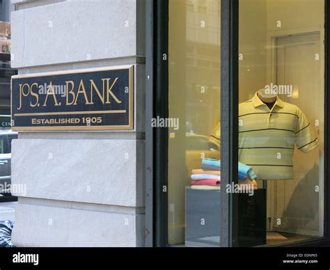 Mens clothing hi-res stock photography and images - Alamy