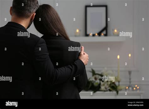 Man funeral back view hi-res stock photography and images - Alamy