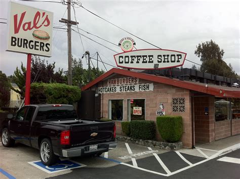 The Quest for the Perfect Burger: Val's, Hayward, CA (October 2011)
