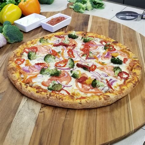 Golden Crust Pizza in Ottawa| Pizza Place Ottawa| Golden Crust Pizzeria