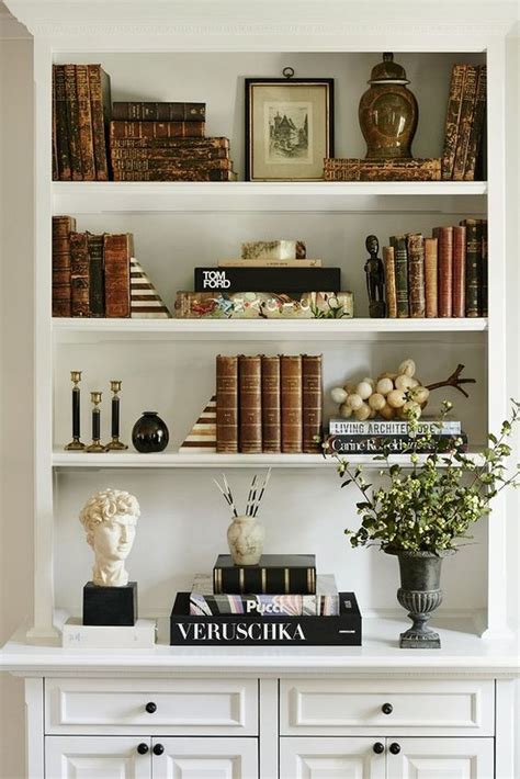 30+ Elegant Bookshelves Decor Ideas