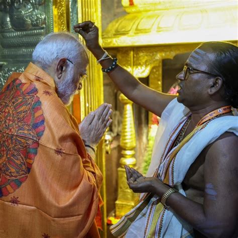 శ్రీశైలం మల్లికార్జున స్వామిని దర్శించుకున్న ప్రధాని.. మోదీ, చంద్రబాబు ...