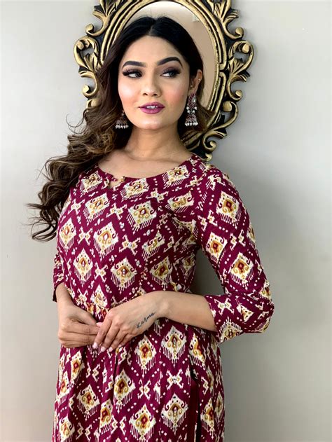 Nyra (Side Slit set) – Taana Baana