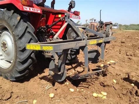 Potato Digger - Agricultural Potato Digger Manufacturer from Mansa