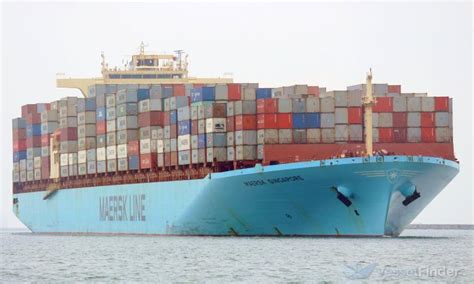 MAERSK SINGAPORE, Container Ship - Details and current position - IMO ...