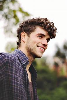 l uomo pi 249 semplice 1001 idee per capelli ricci consigli per gli uomini l uomo pi 249 semplice 1001 idee per capelli ricci consigli per gli uomini