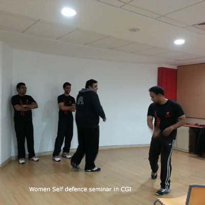 TRAINING OCTOPUS COMMANDOS IN CLOSE COMBOT TACTIS