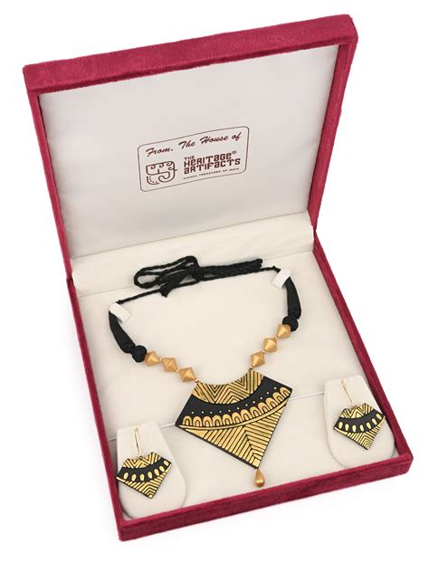 MAURYANA - Terracotta necklace and earring set in black and gold triba