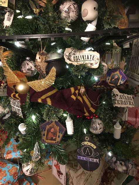 Harry Potter Christmas tree. | Harry potter christmas decorations ...