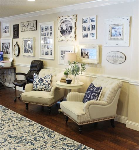 10 cách how to decorate a large wall in the living room để tạo không ...