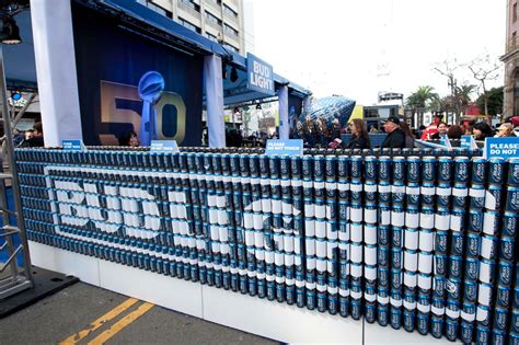 Super Bowl Beer Commercial 的图像结果