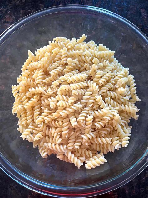 How To Cook An Egg In Ramen In The Microwave - Melanie Cooks