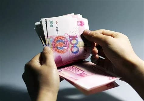 月薪过万，在中国处于什么水平？_凤凰网