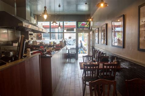 Restaurant App Using Bootstrap On Mobile 的图像结果