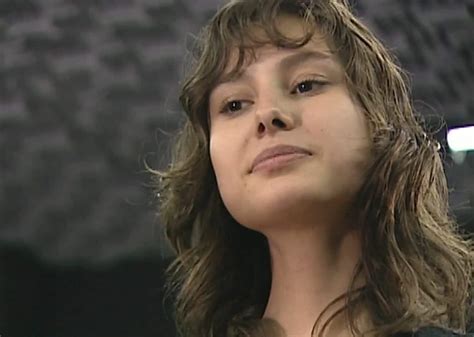 O Rei do Gado: Lia assume que é empresária de Saracura e Pirilampo