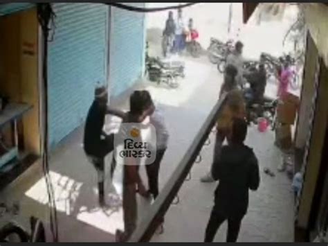 Three men beat up two teenagers in an old enmity in Vadnagar's Sipore ...