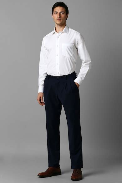 Buy Men Navy Regular Fit Solid Pleated Formal Trousers Online ...
