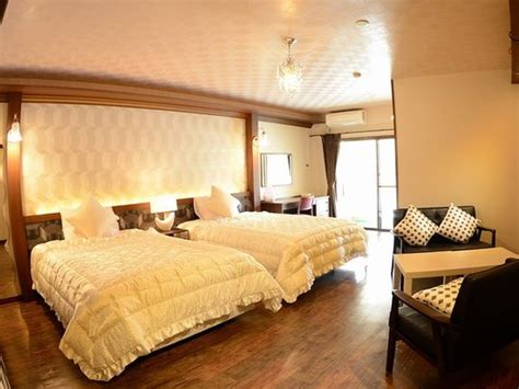 YUFUIN BESSOU SHIKISAI HOTEL (Yufu) - Onsen Ryokan Reviews, Photos ...