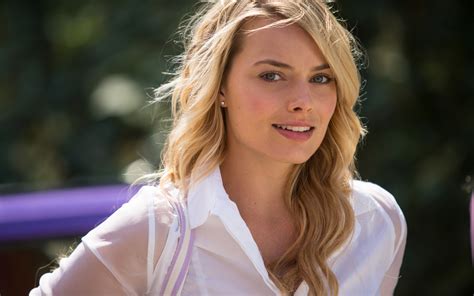 Download wallpaper look, girl, face, actress, blonde, Margot Robbie ...