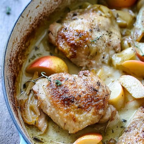 Baked Chicken with Apples – Easy Fall Recipe - Forever Feeding