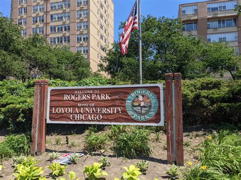 An Explorer's Guide To Rogers Park, Chicago's Eccentric Far North Side ...