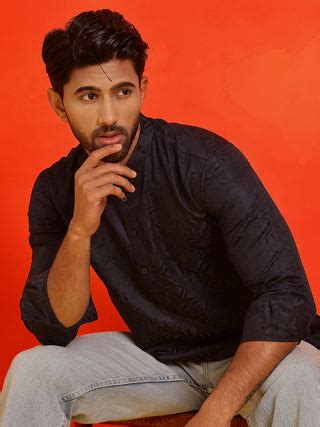 Woven Design Short Kurta for Men – Jompers