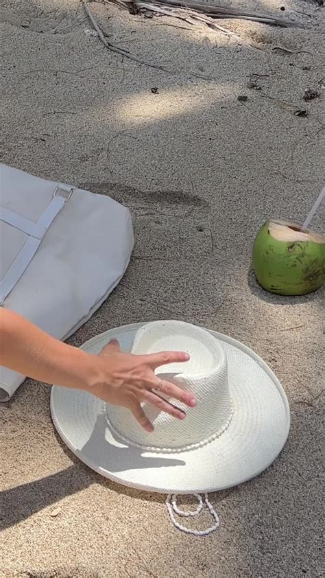 Island girl, Raffia bucket hat, beach girl outfit, seashell accessories ...