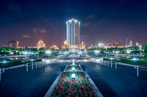 上海浦东新区政府大楼夜景高清图片下载-正版图片500658998-摄图网