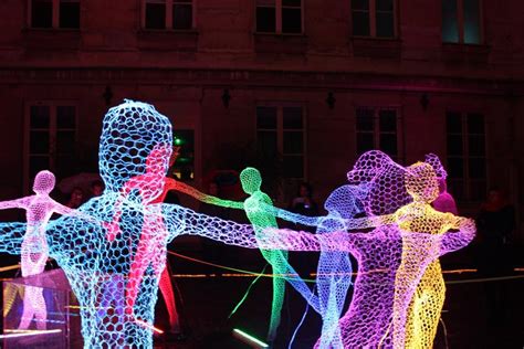 What is a Performance Artist? Performance Art Definition and Examples