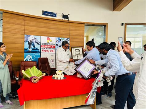 Birthday Celebration of Hon. Prof. R.A.Kanai sir - Executive director ...