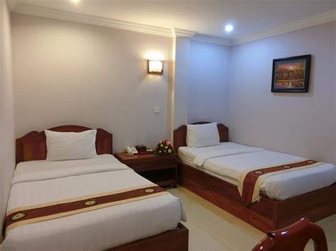 WEI SI DENG HOTEL & RESTAURANT (Phnom Penh) - Hotel Reviews, Photos ...