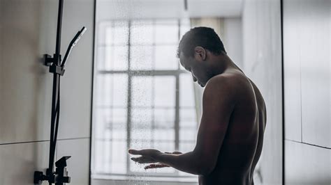 Do men need to use hair conditioner? | T3
